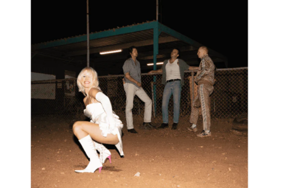 Amyl and The Sniffers – U Should Not Be Doing That